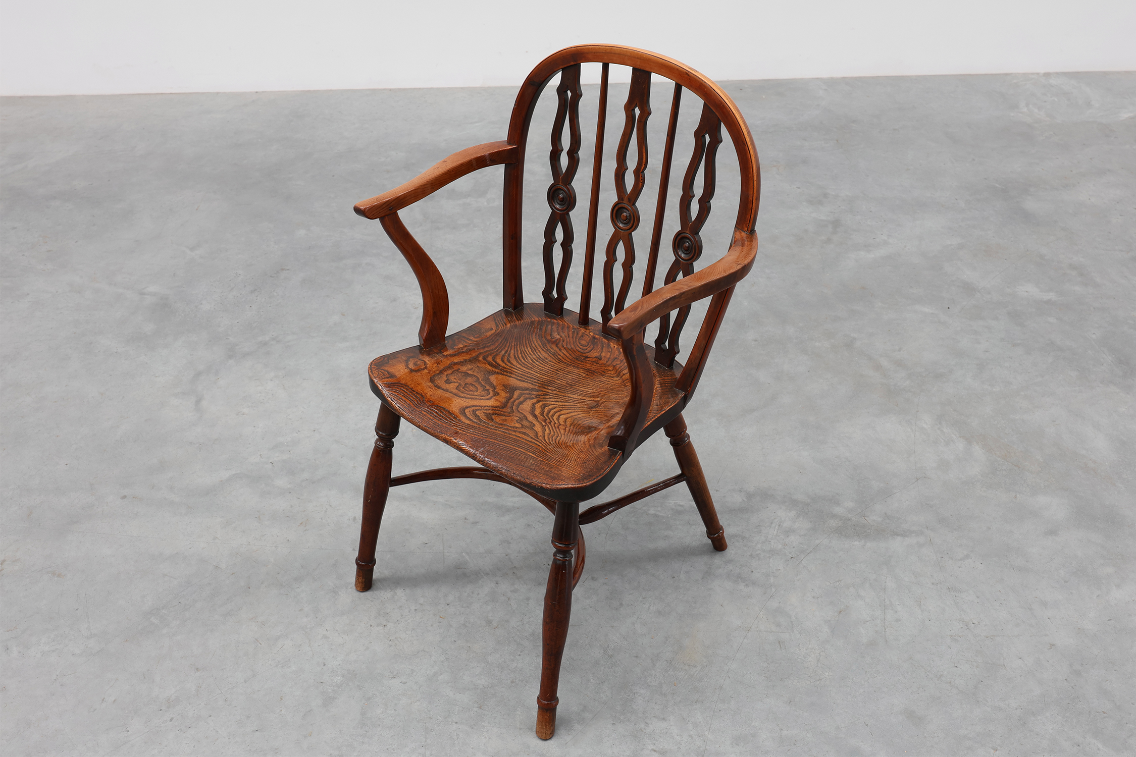 English Windsor armchair with oak seat and spindle back, 19th centurythumbnail